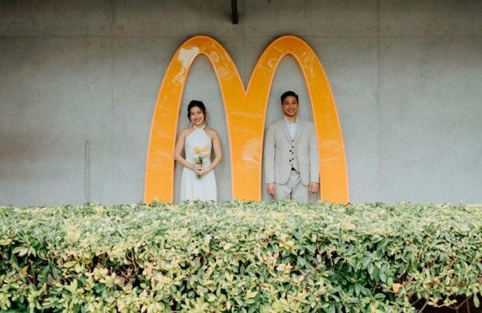 Pengantin Viral Menikah di McDonalds