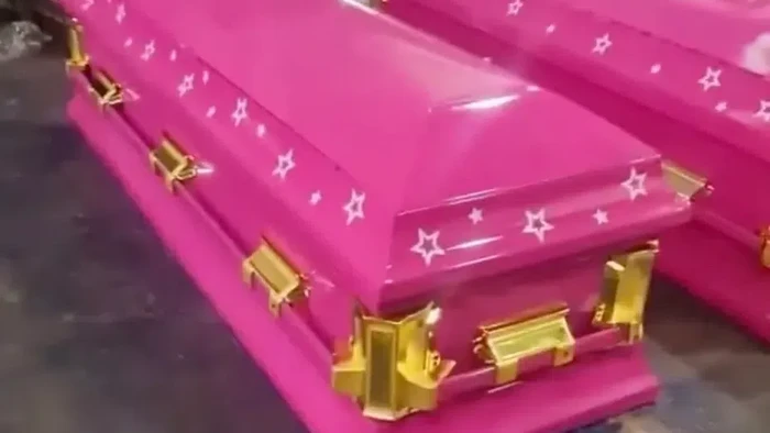 Peti Mati Warna Pink.