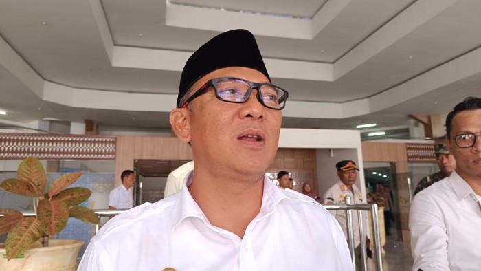 Plt Bupati Bogor Iwan Setiawan