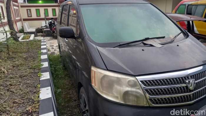 Potret mobil Alphard yang jadi saksi bisu pembunuhan ibu dan anak di Subang