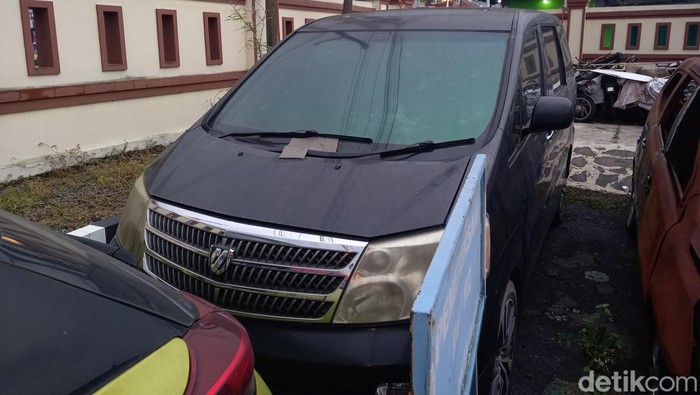 Potret mobil Alphard yang jadi saksi bisu pembunuhan ibu dan anak di Subang