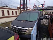 Alphard Usang Sisakan Misteri Pembantaian Ibu dan Anak di Subang