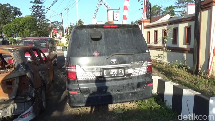 Potret mobil Alphard yang jadi saksi bisu pembunuhan ibu dan anak di Subang