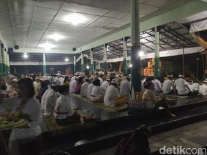 Hari Raya Galungan, Pura di Kompleks Akmil Magelang Dipadati Umat Hindu