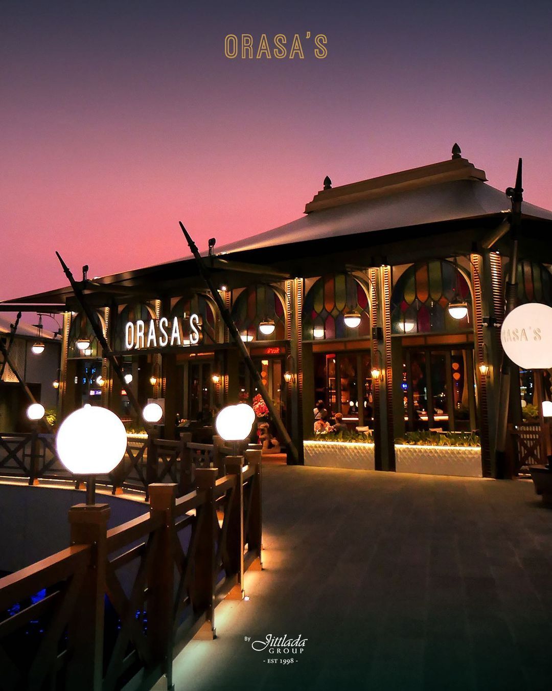 Restoran pemandangan sunset di PIK 2