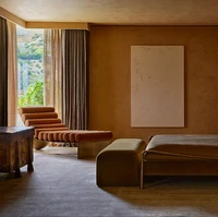 Penampakan kamar utama John Legend dan Chrissy Teigen. (Foto: Dok. Architectural Digest/Yoshihiro Makino)