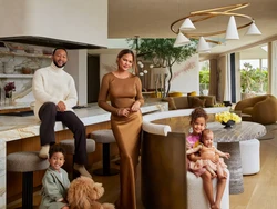 13 Potret Rumah Mewah John Legend dan Chrissy Teigen, Ada Kolam Bola