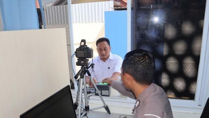 SIM Drive Thru di Polres Bantul.