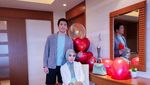 6 Potret Syahrini Rayakan Ultah di Kamar Hotel Mewah