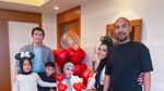 6 Potret Syahrini Rayakan Ultah di Kamar Hotel Mewah