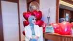6 Potret Syahrini Rayakan Ultah di Kamar Hotel Mewah