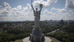 Ukraina Hapus Sisa-sisa Peninggalan Soviet dan Rusia