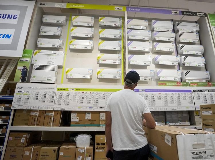 Warga Eropa Berburu Alat Pendingin untuk Hadapi Panas Ekstrem