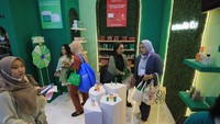 Nah, khusus para Breylee’an yang berdomisili di Jakarta dan sekitarnya, kamu bisa banget mengunjungi booth Breylee di Jakarta X Beauty Hall B No L12. Acara yang berlokasi di Jakarta Convention Center (JCC) Senayan ini berlangsung dari tanggal 3 – 6 Agustus 2023.