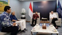 Selain itu, pada pertemuan tersebut, juga dibahas mengenai langkah-langkah strategi untuk meningkatkan kualitas produk-produk Indonesia agar bisa diekspor ke Vietnam dengan berdaya saing tinggi.