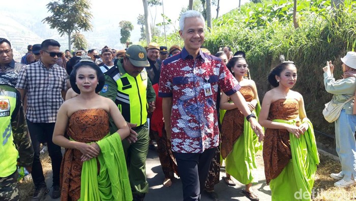 Gubernur Jateng, Ganjar Pranowo, di Senden, Selo, Boyolali.