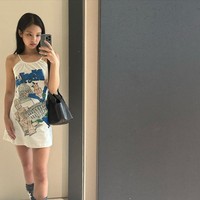 Item fashion Jennie BLACKPINK yang mencuri perhatian itu merupakan sport boots keluaran brand Italia Xpd yang dijual seharga $220 atau sekitar Rp 3,4 jutaan.Foto: dok. Instagram @jennierubyjane