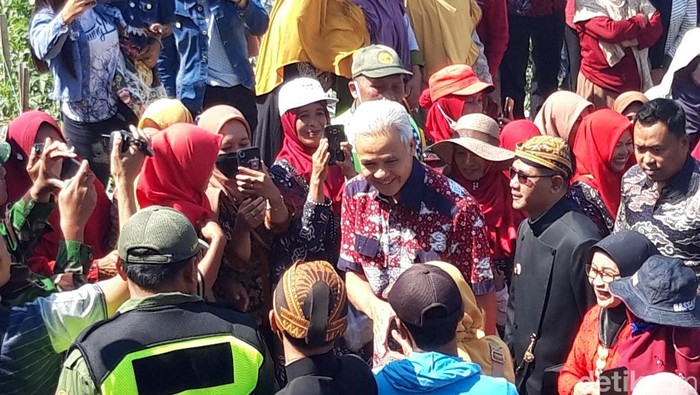 Gubernur Jateng Ganjar Pranowo di Boyolali, Kamis (3/8/2023). Ganjar sempat diteriaki presiden saat berpamitan kepada warga Selo .