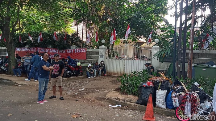 Rumah Guruh Soekarnoputra siap disita.