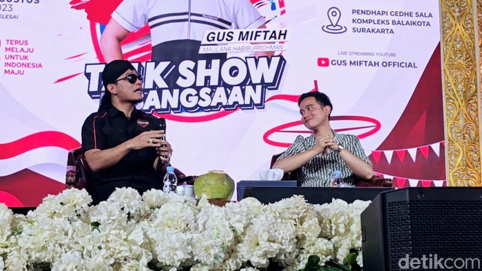 Gus Miftah dan Gibran Rakabuming Raka di Talk Show Kebangsaan di Solo, Kamis (3/8/2023).