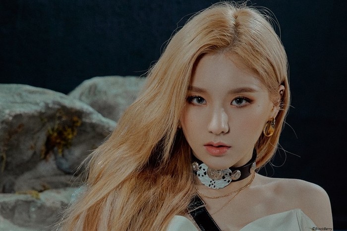 HeeJin LOONA