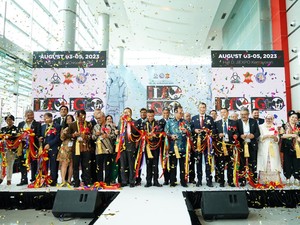 Pameran Industri Sepatu-Kulit Indo Leather & Footwear 2023 Resmi Dibuka