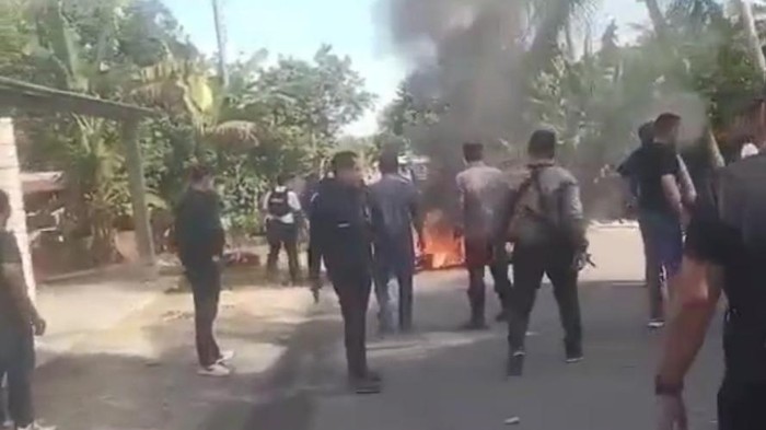 Kericuhan terjadi saat polisi hendak menangkap pelaku pembunuhan di Langkat