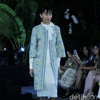 Inilah koleksi baju batik karya enam desianer Indonesia di Gelar Batik Nusantara 2023, di antaranya Didi Budiardjo, Chossy Latu, Wilson Willim, Hutama Adi, Priyo Oktaviano dan Ghea Panggabean.  Foto: Mohammad Abduh/detikcom.