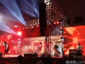 RSUD Bangil Gelar Konser Kotak Dekat IGD demi Hibur 1.000 Nakes Milenial