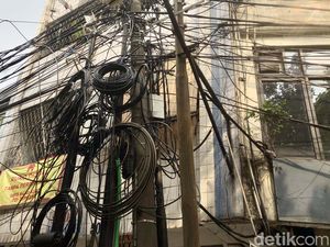 Bina Marga DKI: 98% Kabel Jl Mampang Prapatan Sudah Pindah ke Bawah Tanah