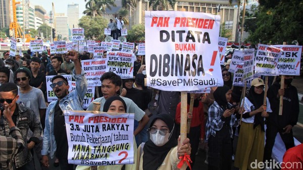 Massa Tuntut Pengiriman PMI ke Arab Saudi Dibuka Kembali