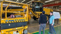 Produk alat berat XCMG sudah sejak tahun 2005 melalui distributor resminya PT. Gaya Makmur Tractors masuk ke Indonesia untuk mendukung pembangunan diberbagai sektor infrastruktur di Indonesia.  
