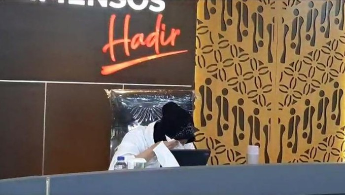 Mensos Tri Rismaharini menangis saat ceritakan kondisi di Papua Tengah (Annisa-detikcom)