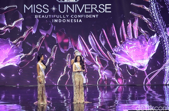 Nama Fabienne diumumkan di panggung Grand Final Miss Universe Indonesia 2023 di Beach City International Stadium (BCIS), Ancol, pada Kamis (3/8/2023) malam. Ia berhasil menyisihkan 29 wanita dari seluruh Indonesia. (Foto: Pradita Utama/detikcom)