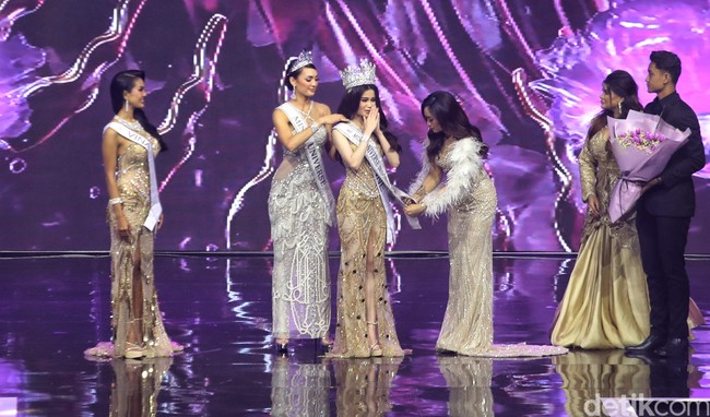 Pemenang Miss Universe Indonesia 2023 telah terpilih. Mahkota jatuh kepada Fabienne Nicole Groeneveld dari DKI Jakarta. (Foto: Pradita Utama/detikcom)