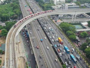 Dua Menteri Jokowi Bela soal Longspan LRT Jabodebek yang Disebut Salah Desain