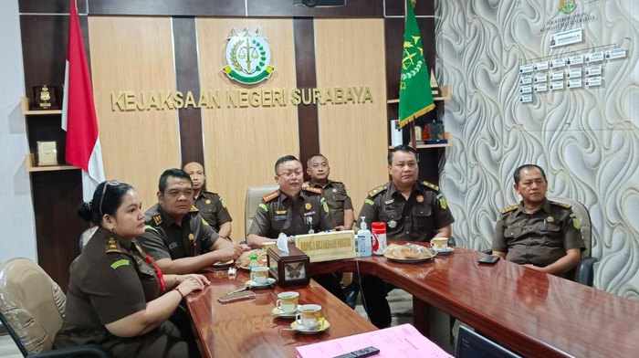 Pencuri mi instan Indomaret Surabaya