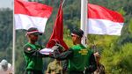 Momen Pengibaran 2.000 Bendera Merah Putih di Gunung Salak Aceh