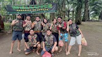 Foto bersama di titik awal tempat wisata air terjun Teroh-teroh.