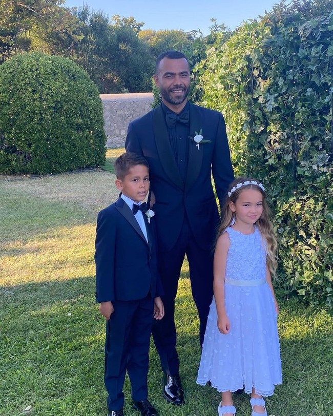 Ashley bertemu Sharon pada 2014 setelah bercerai dari penyanyi Cheryl. Dikatakan jika hidupnya berubah setelah berhubungan dengan model cantik tersebut. Foto: Instagram