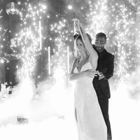 Sebelum resmi jadi Nyonya Cole, Sharon tampak melepas masa lajang dengan menghabiskan waktu dengan teman-teman dan keluarganya. Foto: Instagram