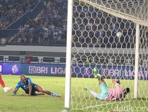 Jebakan Offside Unik Ala Bojan Hodak Saat Persib Vs Bali United