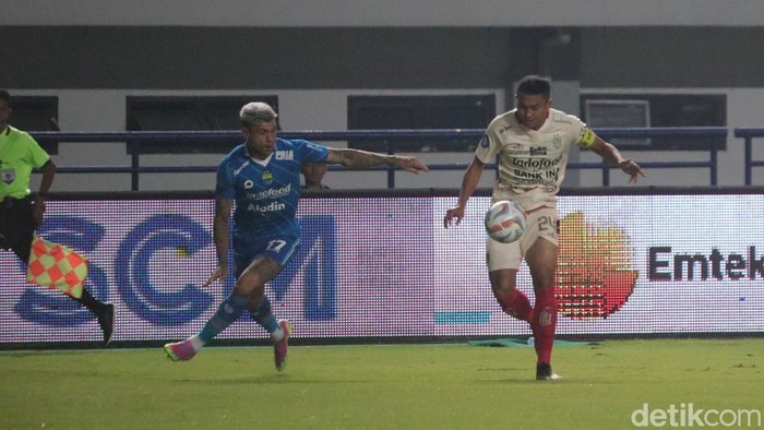 Persib Bandung Vs Bali United.