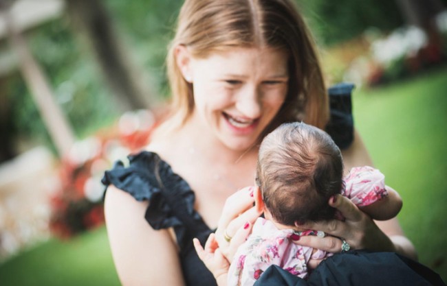 Jennifer Gates pun mengungkapkan rasa bahagianya setelah memiliki Leila di usia 26 tahun. “Best part of 26: a healthy pregnancy and daughter. I love you so much, sweet girl,” tulisnya di Instagram. (Foto: Instagram/@jenngatesnassar)