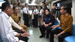 Potret Jokowi Naik LRT Jabodebek Didampingi Erick Thohir-Ridwan Kamil