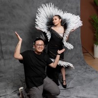 Kehadiran aktris 26 tahun tersebut untuk menyampaikan pesan akan pentingnya mendukung fashion yang berkelanjutan. Foto: Instagram/@prillylatuconsina