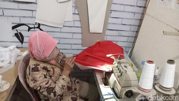 Salah satu kegiatan di konveksi Kuningan