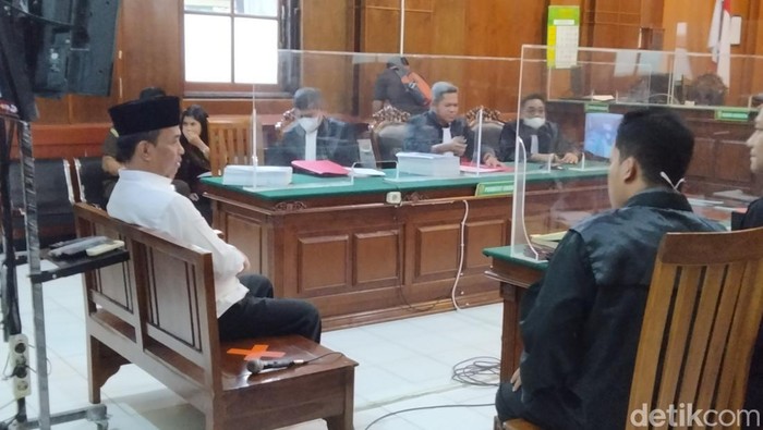 Samanhudi Anwar hadir di PN Surabaya