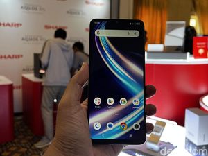 Harga dan Spesifikasi Sharp Aquos V7 Plus