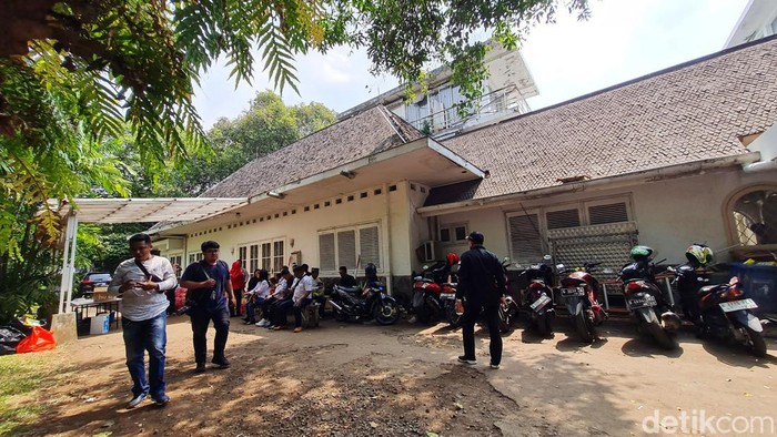 Rumah Guruh Soekarnoputra akan dieksekusi Pengadilan Negeri Jakarta Selatan, Kamis (3/8/2023). Rumah Guruh Soekarnoputra yang akan dieksekusi berada di Jalan Sriwijaya III Nomor 1, Kebayoran Baru, Jakarta Selatan.